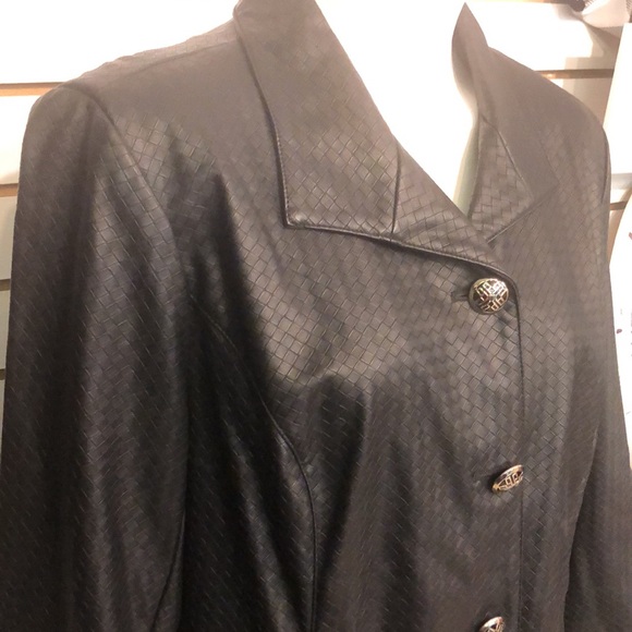 Dennis Basso Coat - Picture 3 of 9